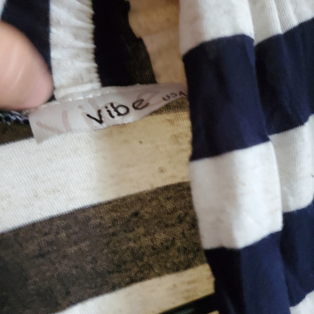 Vibe Women's top, vest, Size Small - Picture 6 of 7